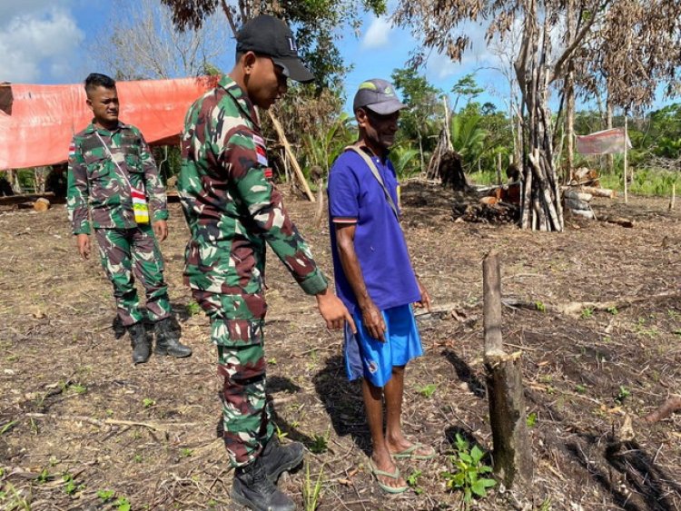 Bersama Warga, Satgas Yonif 143/TWEJ Siapkan Lumbung Kopi di Papua