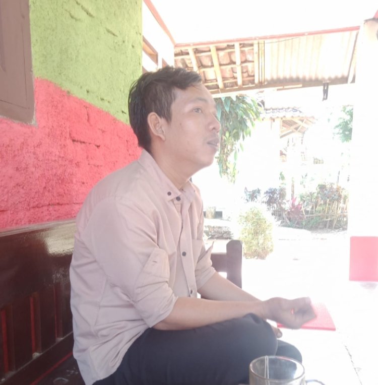 aktivis AMMUK menilai realisasi bantuan Dana BOS Di kecamatan cikedal tidak sesuai Laporan penanggung jawaban (LPJ)