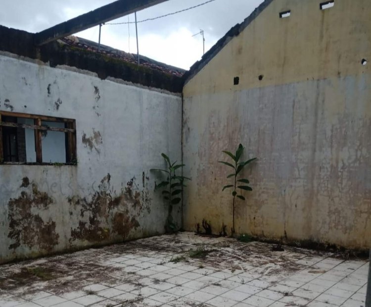 Gedung Sekolah Madrasah Ibtidaiyah Mathlaul Anwar Bertahun-Tahun Rusak Parah, Tanpa Ada Perhatian Dari Pemerintah dan DPP Mathlaul Anwar (MA)