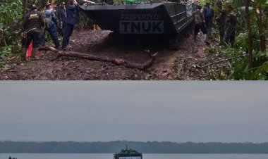 Cetak Sejarah Translokasi Badak Jawa Ujung Kulon Dengan Dukungan Transportasi KAPA K-61 Marinir TNI