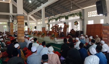 Berjalan Khidmat Acara Haul Ke 22 Abuya Kh A. Busthomi & Haul ke 2 Umi HK. Enok Bahriah Di Ponpes Al Hidayah