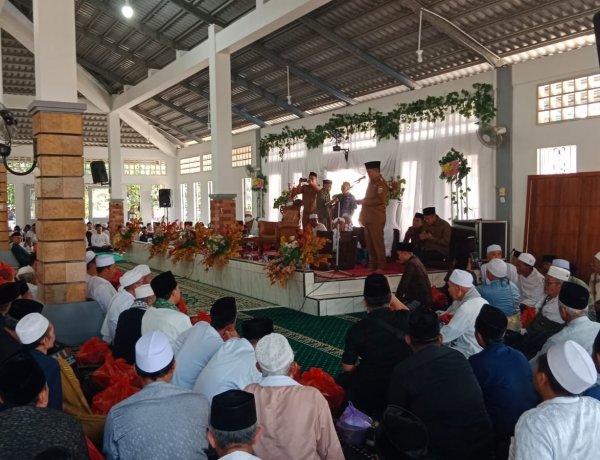 Berjalan Khidmat Acara Haul Ke 22 Abuya Kh A. Busthomi & Haul ke 2 Umi HK. Enok Bahriah Di Ponpes Al Hidayah