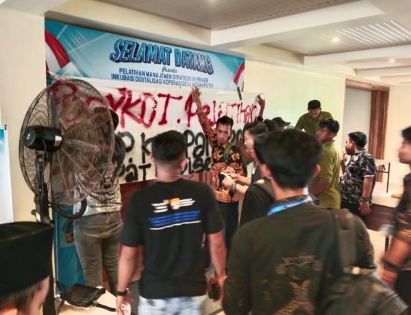 Di Anggap Tidak Layak, Pelatihan Pengurus KDMP di Hotel Mutiara Carita Ricuh, Peserta Tuntut Transparansi dan Kejelasan Program KDMP Di Pandeglang