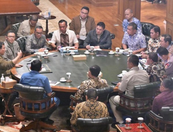 Ratas di Hambalang, Presiden Prabowo Bahas Aspirasi Pekerja hingga Peran Kampus untuk Bangun Daerah