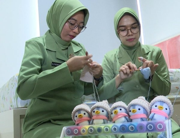 Kerajinan Rajut Jadi Pengisi Waktu Dokter Zuhria Novianty