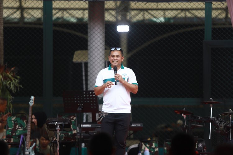Kasad Jenderal TNI Maruli Simanjuntak Pimpin Olahraga Bersama di Kodiklatad Bandung