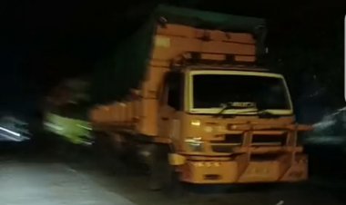 Diduga Langgar UU Minerba, Truk Muatan Batu Bara Terpantau Beraktivitas Malam Hari di Kawasan PLTU 2 Labuan  ‎