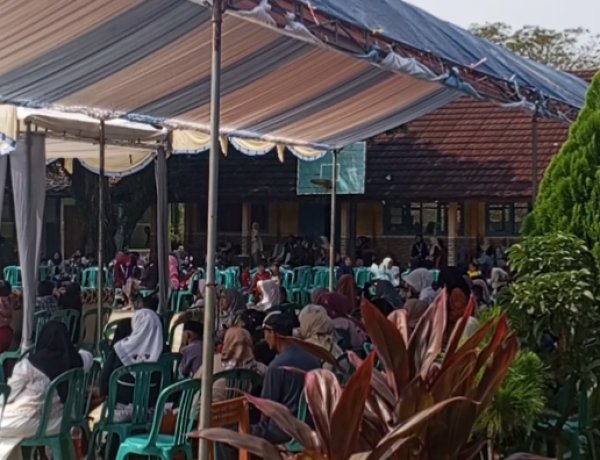 Himbauan Disdikpora Diabaikan, Kasek SMPN 1 Sukaresmi “Rogoh Kantong Pribadi” Gelar Perpisahan Meriah