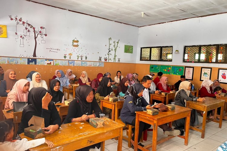 SPPG Jiput 02 Sosialisasikan Aplikasi Uji Organoleptik, Kualitas Menu MBG Bisa Dipantau Langsung Guru