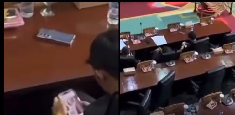 Diduga Anggota DPRD Kabupaten Pandeglang Scroll Sosmed Saat Paripurna 