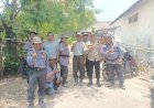 Jaga silaturahmi dengan Masyarakat  Kapolsek Patia  Sambangi Para Linmas di desa Sidamukti Kecamatan Sukaresmi