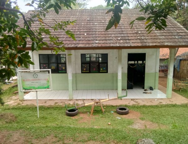 RA Nurul Hikmah Kecamatan Karangtanjung Diduga Lakukan Pencatutan Data Siswa