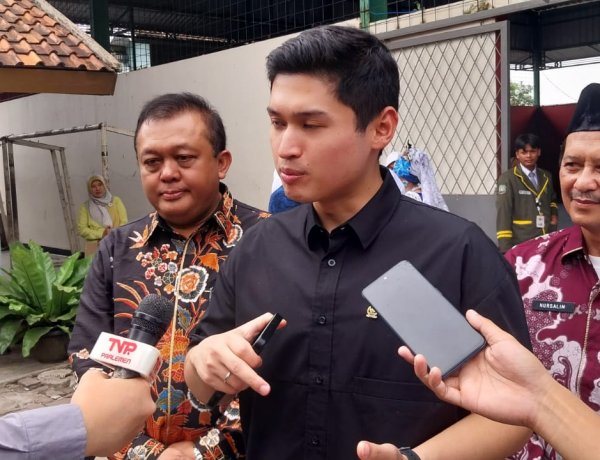 Jadi Pemateri di Acara Literasi Parlemen, Rizki Aulia Rahman Natakusumah Dorong Anak Muda Harus Punya Ambisi Besar